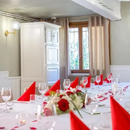 Les Pins Blancs En Provence Hotel