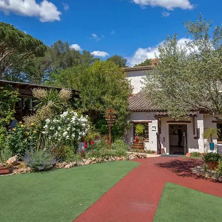 Hotel Les Pins Blancs En Provence Le Muy
