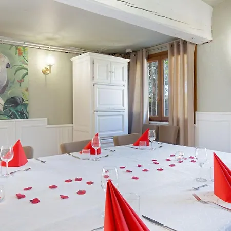 Les Pins Blancs En Provence Hotel 3*