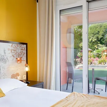 Les Pins Blancs En Provence Hotel